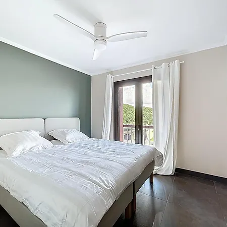 Apartment En Premiere Ligne Vue Confort Climatise 2 Avec Parking *